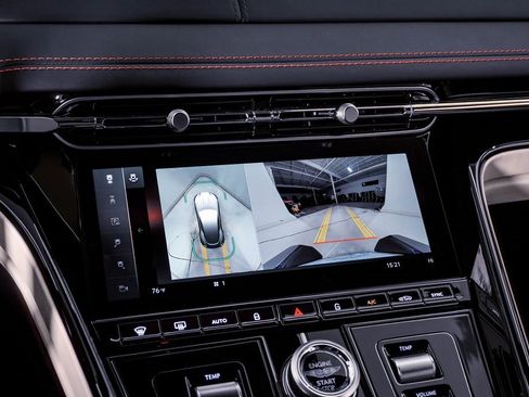 Used 2024 Aston Martin DB12 Coupe image 29