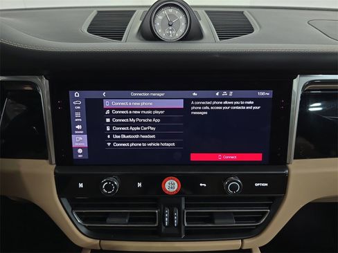 Used 2025 Porsche Macan image 17