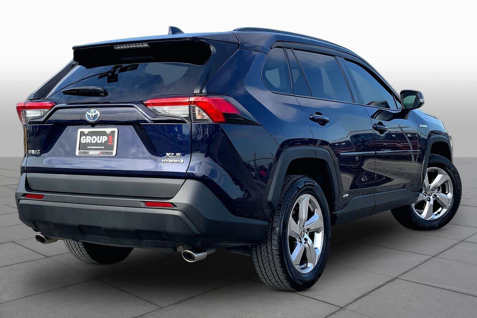 Used 2021 Toyota RAV4 XLE Premium AWD/4WD image 13