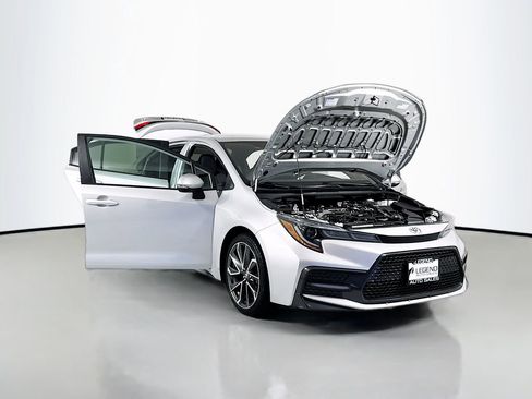Used 2021 Toyota Corolla SE w/ SE Premium Package image 18