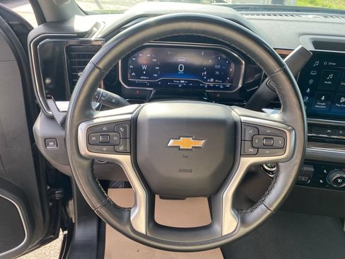 Used 2025 Chevrolet Silverado 1500 LT AWD/4WD image 14