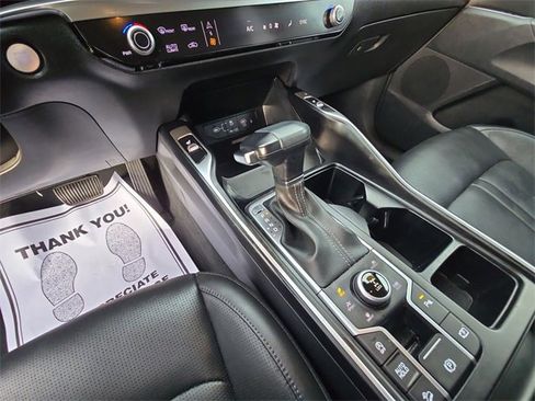 Used 2024 Kia Sorento S image 16