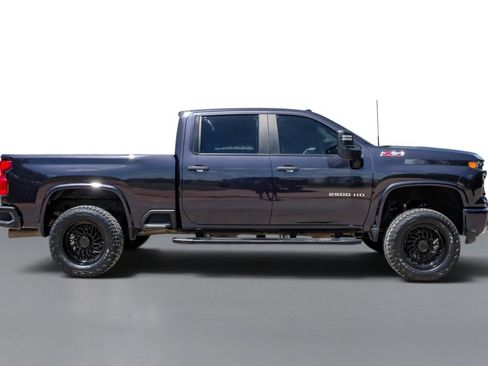 Used 2024 Chevrolet Silverado 2500 Custom w/ Custom Value Package AWD/4WD image 6