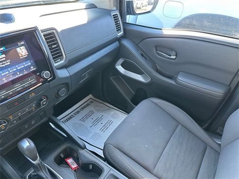 Used 2022 Nissan Frontier SV image 28