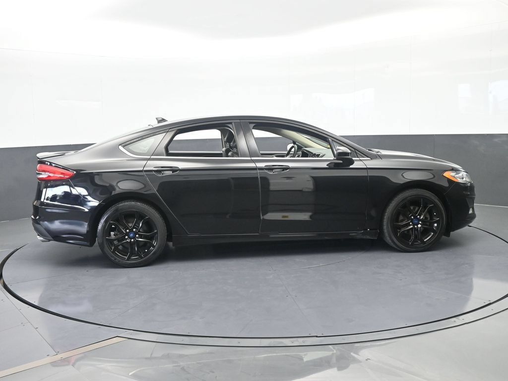 Used 2019 Ford Fusion SE w/ Equipment Group 151A FWD image 7