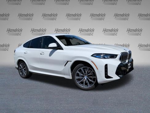 Used 2025 BMW X6 xDrive40i w/ Premium Package AWD/4WD image 2