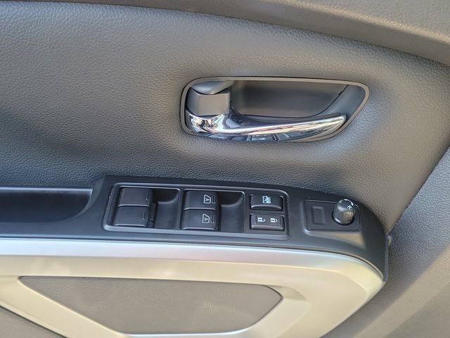 Used 2024 Nissan Titan SV w/ SV Convenience Package AWD/4WD image 17