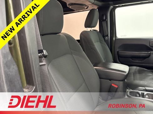 Used 2022 Jeep Wrangler Willys image 10