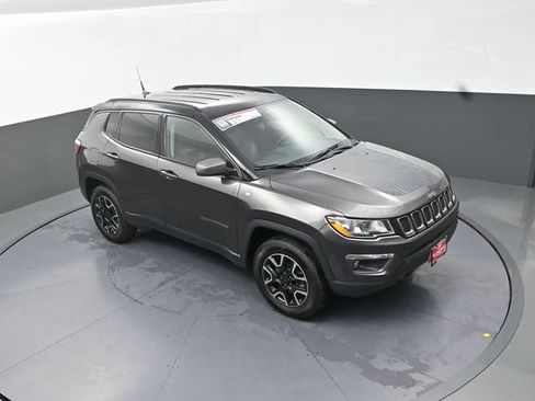 Used 2019 Jeep Compass Trailhawk AWD/4WD image 24