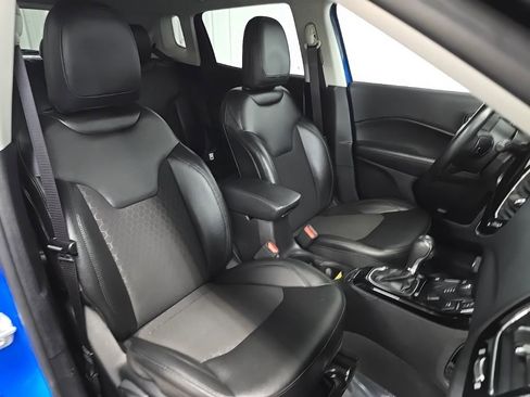 Used 2020 Jeep Compass Latitude image 14