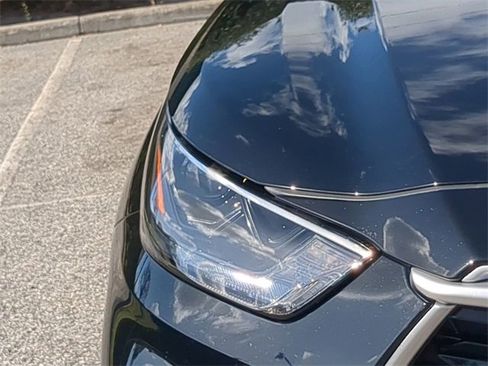 Certified 2022 Toyota Highlander XLE image 10