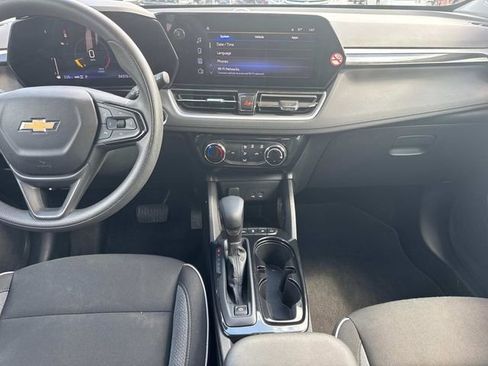 Used 2025 Chevrolet TrailBlazer LT AWD/4WD image 18