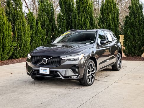 Used 2025 Volvo XC60 B5 Plus image 5