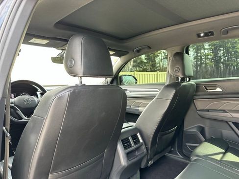 Used 2021 Volkswagen Atlas Cross Sport SE w/ Panoramic Sunroof Package image 22