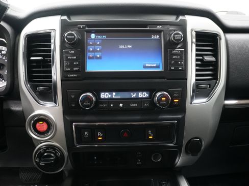 Used 2017 Nissan Titan SV image 18