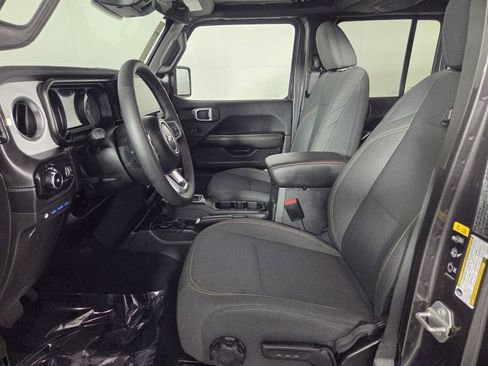 Used 2025 Jeep Wrangler Sahara w/ Safety Group image 13