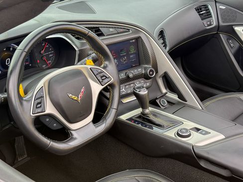 Used 2018 Chevrolet Corvette Stingray Convertible RWD image 25