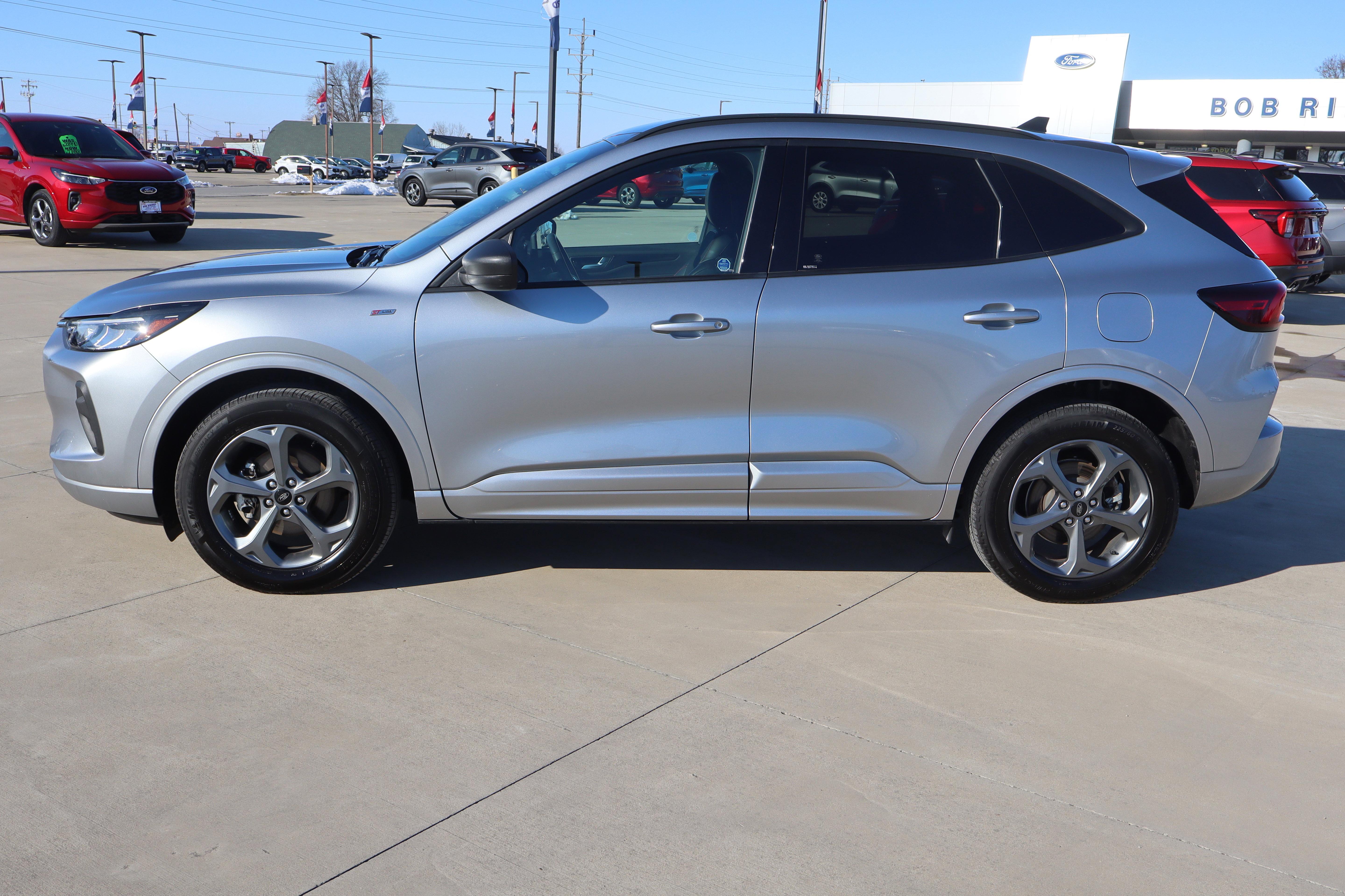 Used 2023 Ford Escape ST-Line w/ Tech Pack #1 AWD/4WD image 9