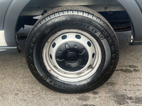 Used 2018 Ford Transit 250 130 Low Roof image 13