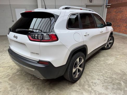 Used 2019 Jeep Cherokee Limited image 10