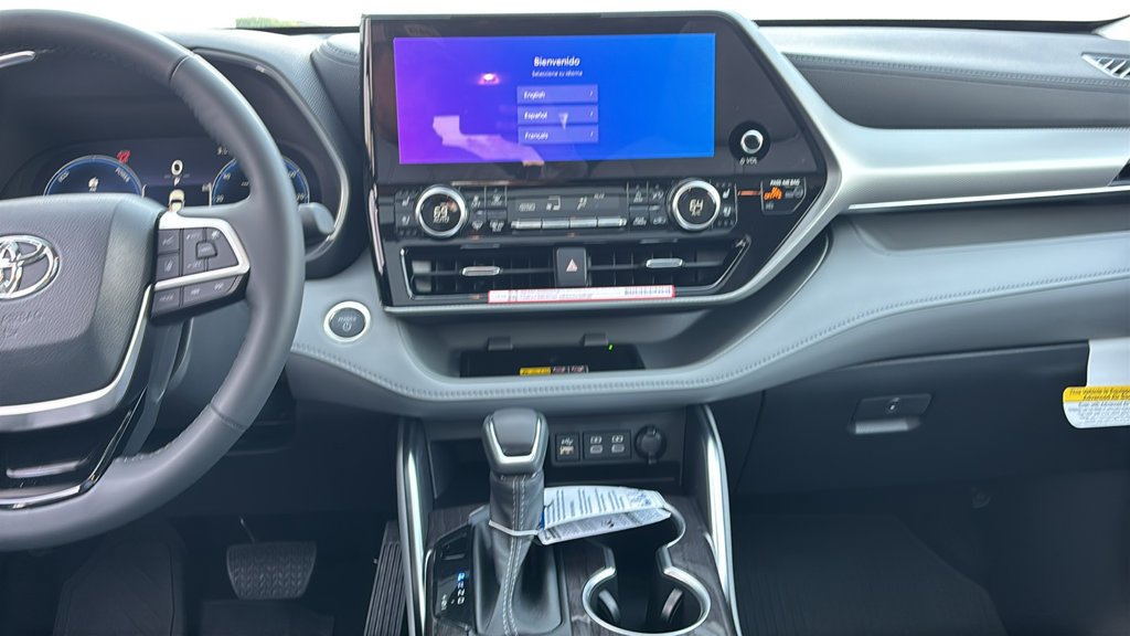 New 2026 Toyota Highlander Platinum AWD/4WD image 6