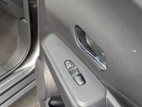 Used 2024 Nissan Kicks SV image 31