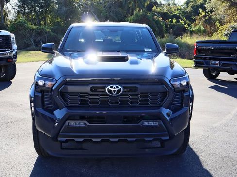 Used 2024 Toyota Tacoma TRD Sport image 3
