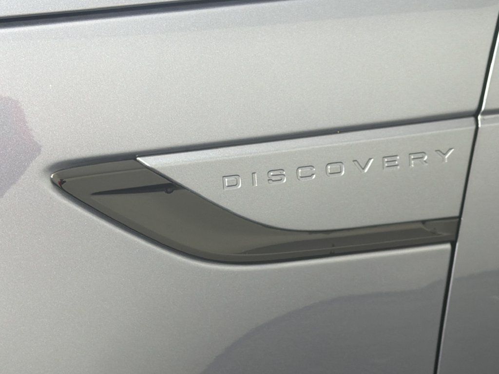 Used 2021 Land Rover Discovery S AWD/4WD image 17