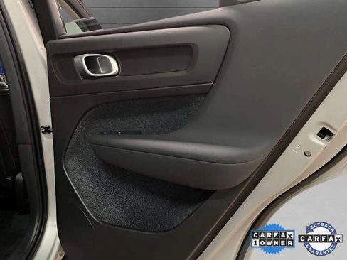 Used 2025 Volvo XC40 B5 Plus image 77