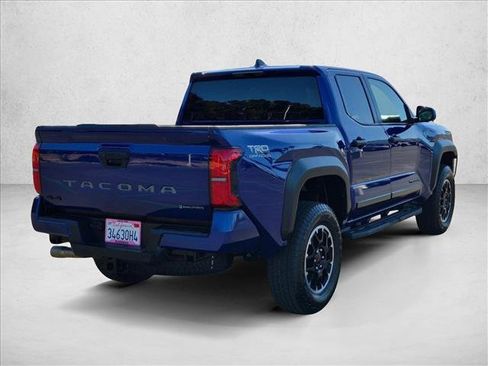 Certified 2025 Toyota Tacoma TRD Off-Road AWD/4WD image 5