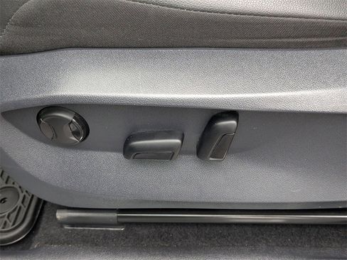 Used 2022 Volkswagen Tiguan SE R-Line image 20