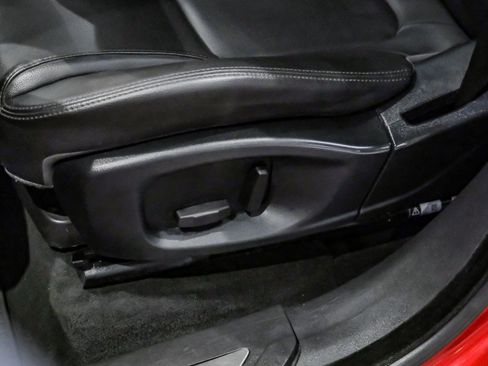 Used 2017 Jaguar F-PACE Premium image 29