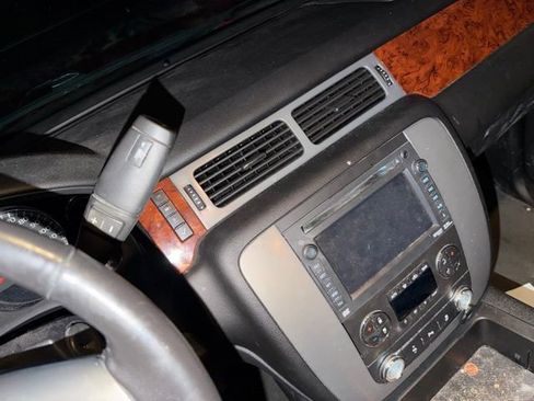 Used 2013 GMC Yukon XL SLT image 8