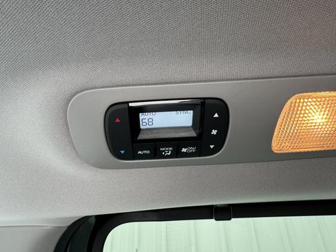 Used 2024 Honda Odyssey Elite image 32