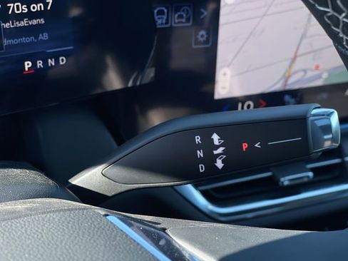 New 2026 Chevrolet Equinox EV LT FWD image 25