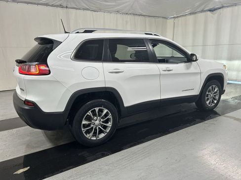 Used 2019 Jeep Cherokee Latitude Plus AWD/4WD image 2
