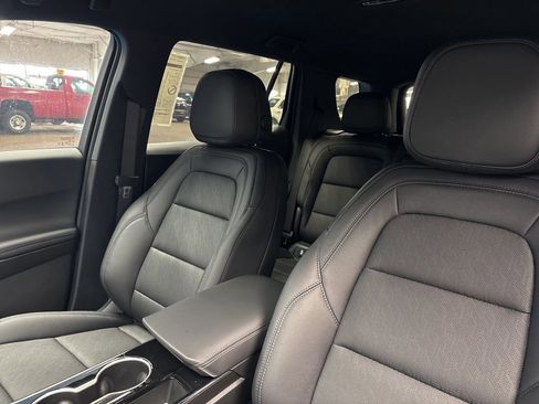 New 2026 Chevrolet Equinox LT w/ Convenience Package II FWD image 22