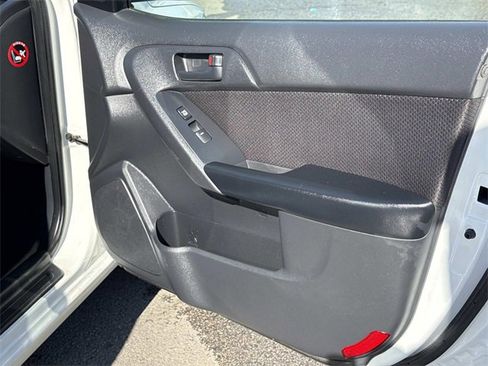 Used 2012 Kia Forte EX image 17