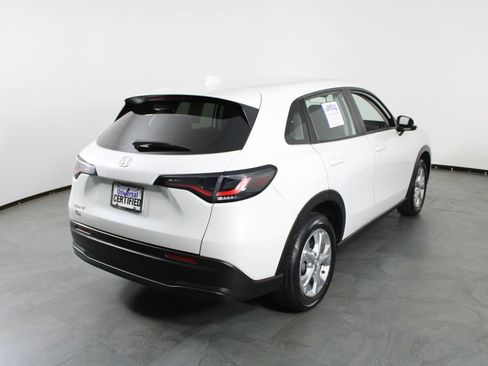 Used 2023 Honda HR-V LX image 3