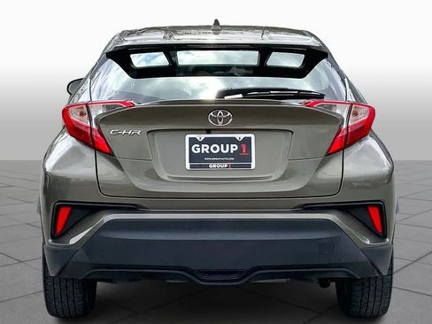 Used 2021 Toyota C-HR XLE image 4