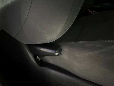 Used 2017 Toyota Tacoma TRD Sport image 14