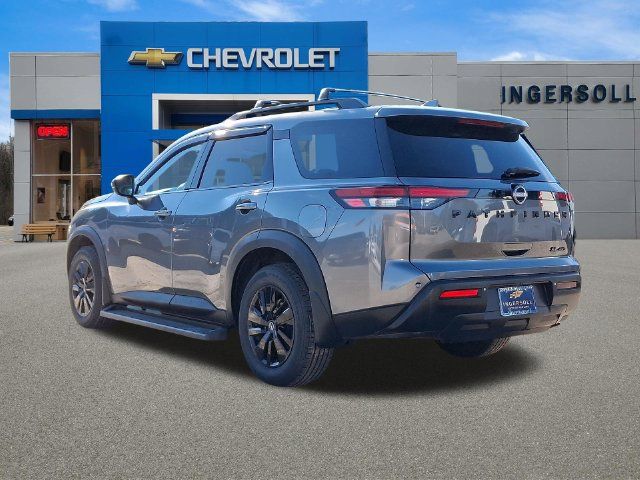 Used 2022 Nissan Pathfinder SL AWD/4WD image 23