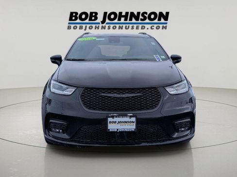 Used 2026 Chrysler Pacifica Limited w/ S Appearance Package image 2