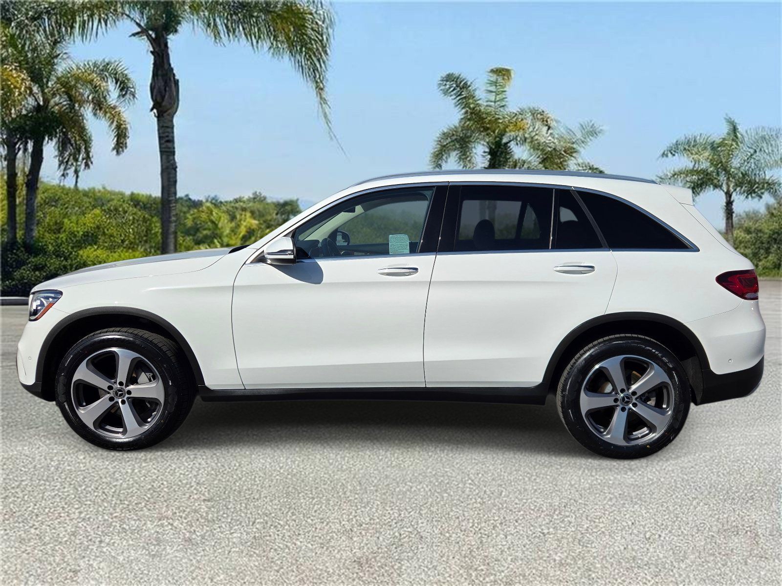 Used 2022 Mercedes-Benz GLC 300 w/ Premium Package Lite image 2