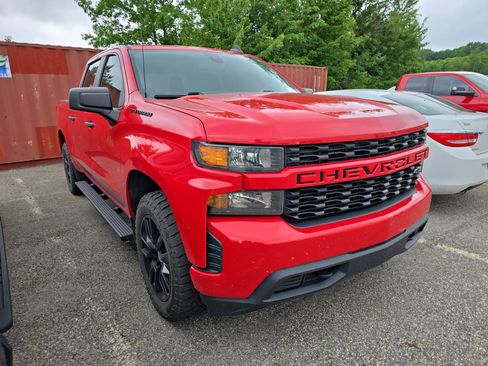 Used 2022 Chevrolet Silverado 1500 Custom w/ LPO, Dark Essentials Package AWD/4WD image 3