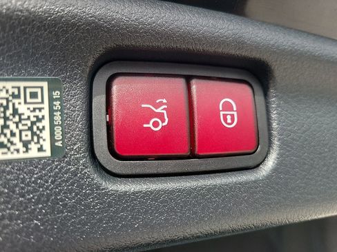 Used 2024 Mercedes-Benz C 300 Sedan image 16