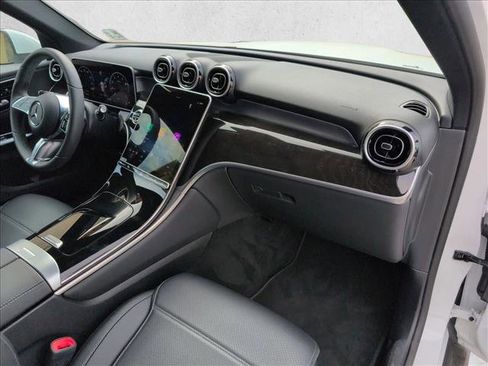 Certified 2025 Mercedes-Benz GLC 300 image 25