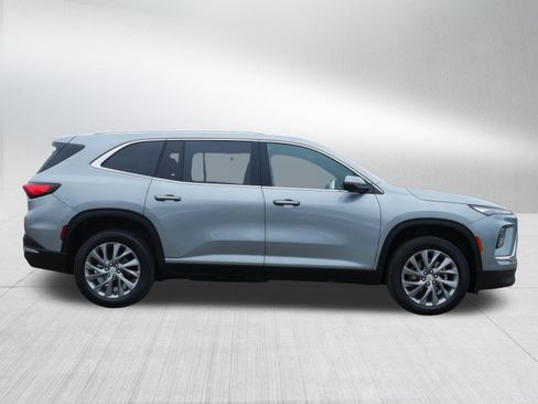 Used 2025 Buick Enclave Preferred image 8