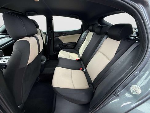 Used 2018 Honda Civic Sport image 10