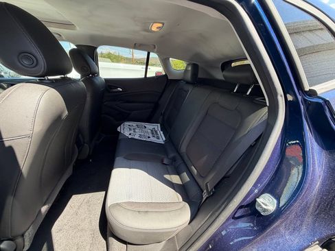Used 2024 Chevrolet Trax LT w/ Sunroof Package FWD image 10